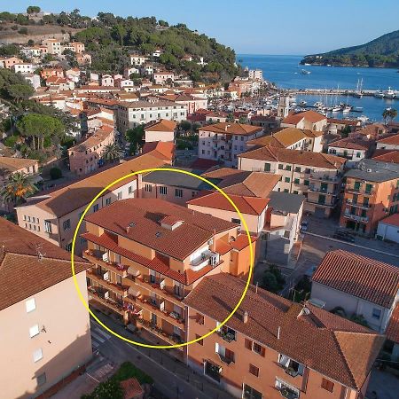 Hotel Due Torri Porto Azzurro Eksteriør billede
