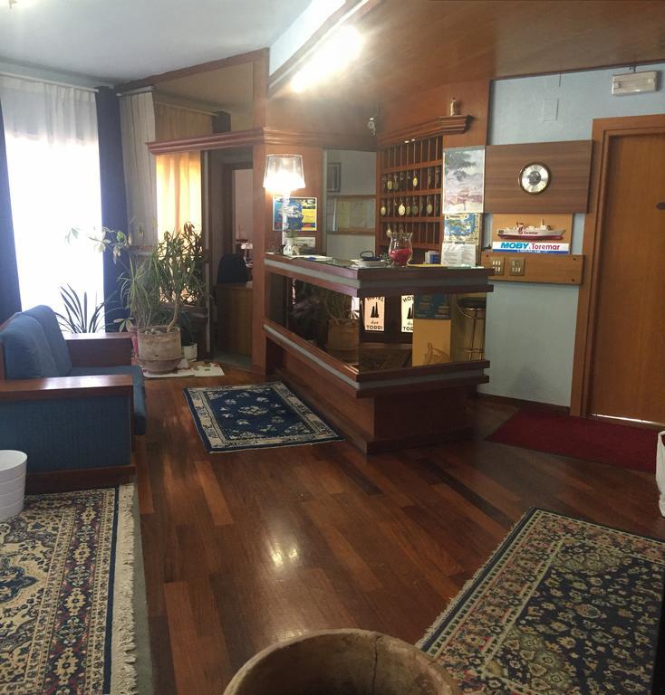 Hotel Due Torri Porto Azzurro Eksteriør billede