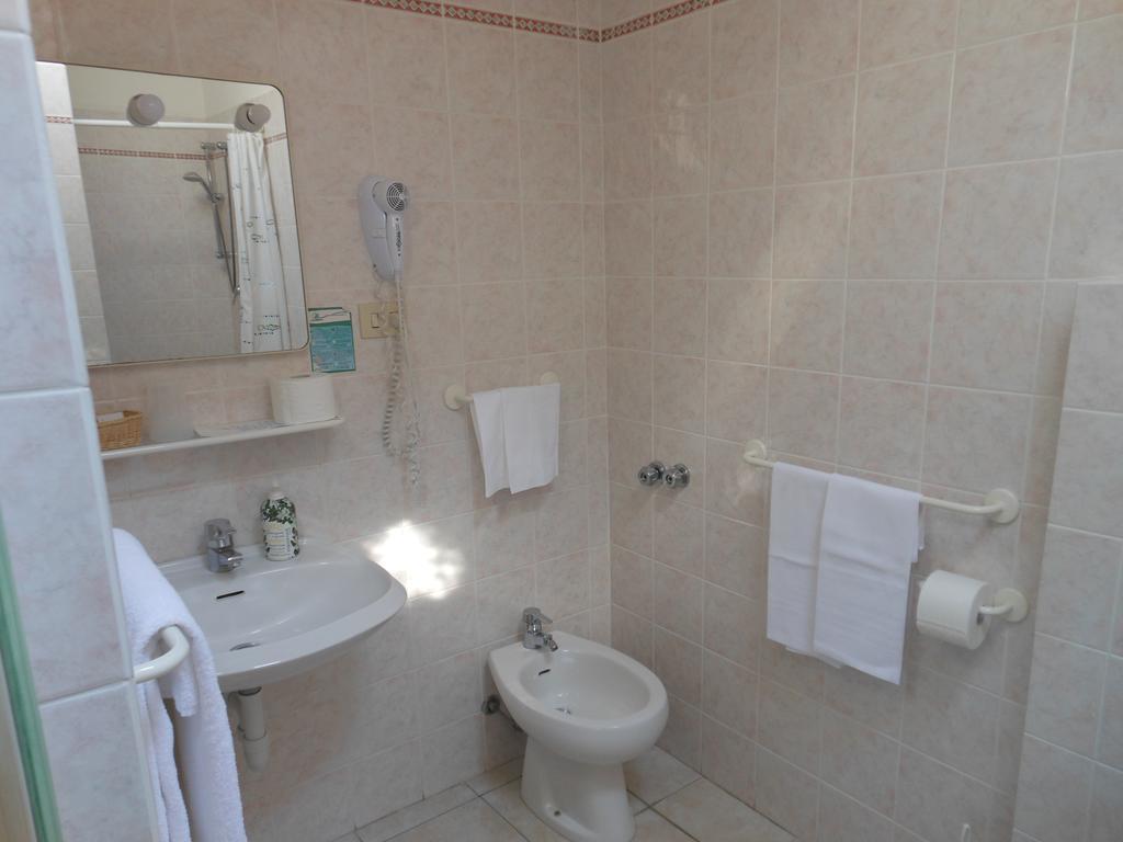 Hotel Due Torri Porto Azzurro Eksteriør billede