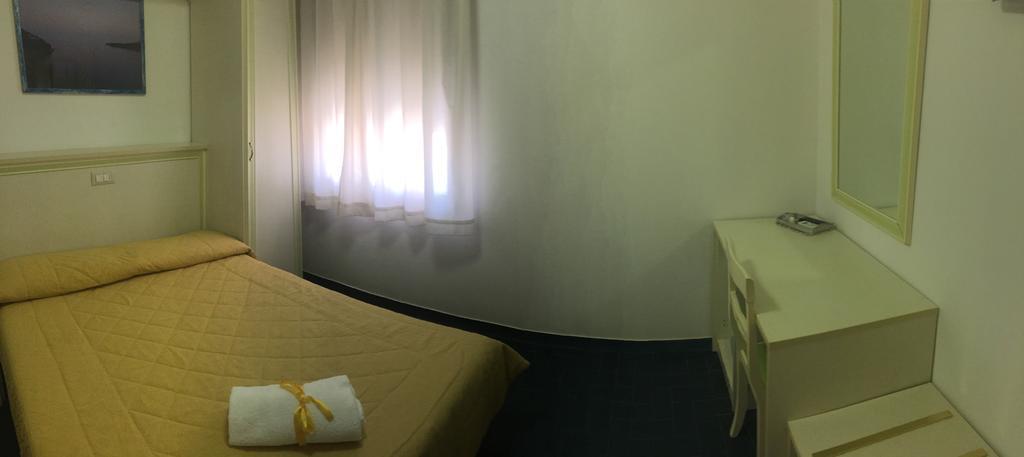 Hotel Due Torri Porto Azzurro Eksteriør billede